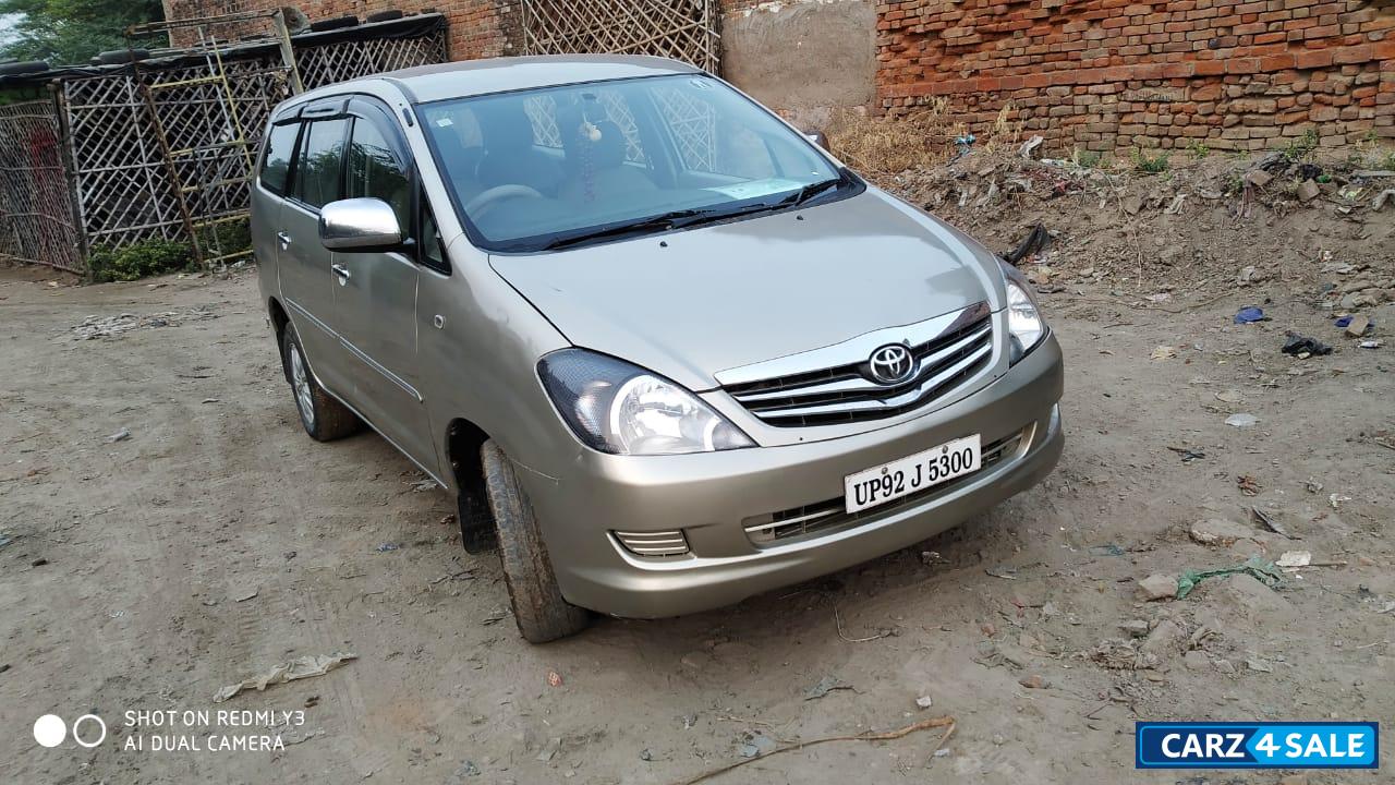 Toyota Innova 2.0 V