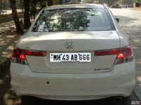 White Honda Accord 2.4 iVtec AT
