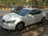 White Honda Accord 2.4 iVtec AT