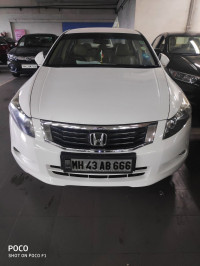 White Honda Accord 2.4 iVtec AT