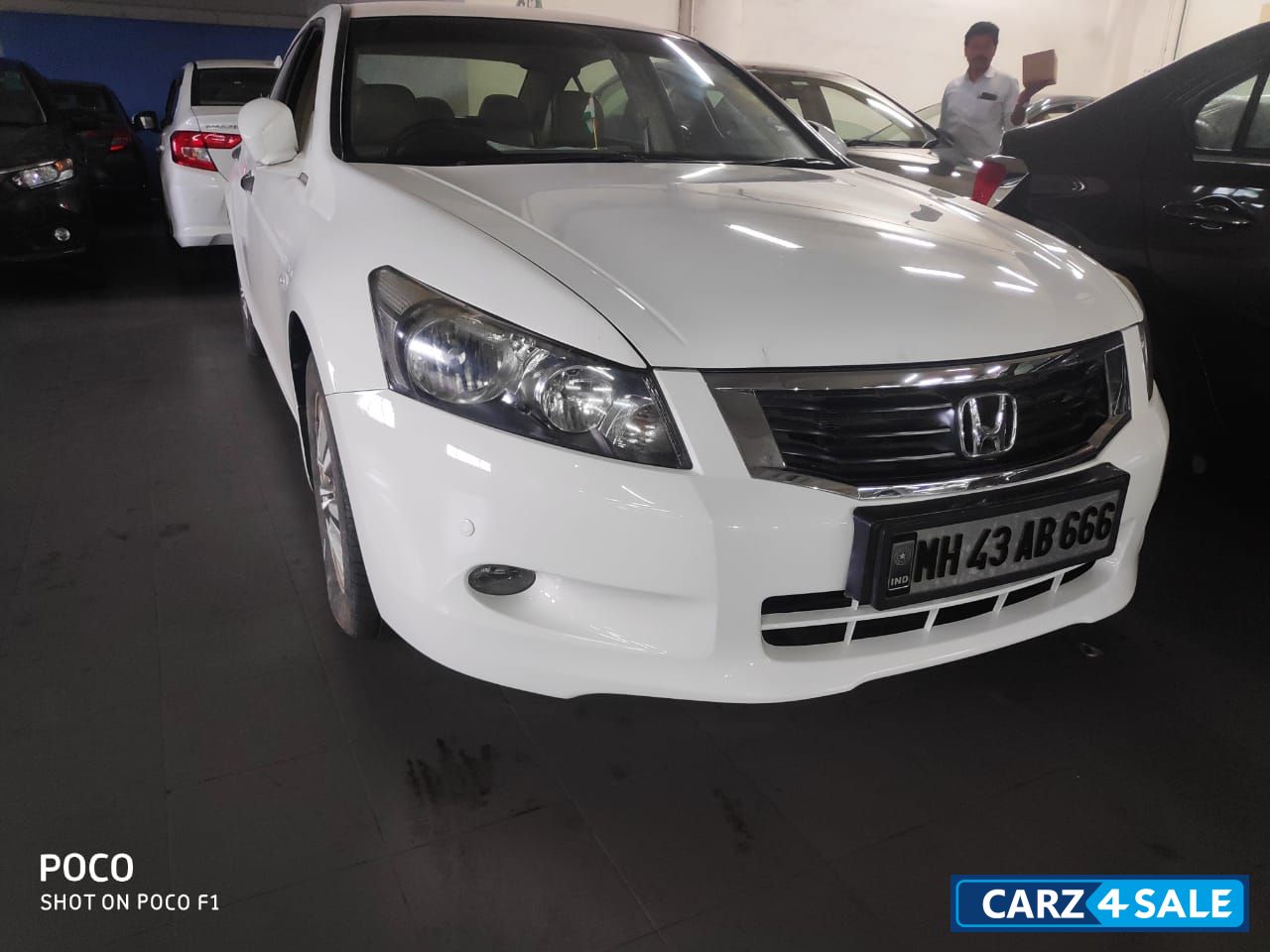 White Honda Accord 2.4 iVtec AT