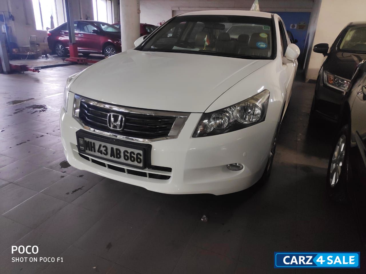 White Honda Accord 2.4 iVtec AT