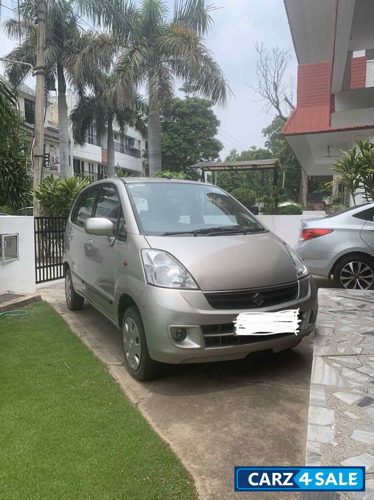Poly Silver Maruti Suzuki Estilo Sports