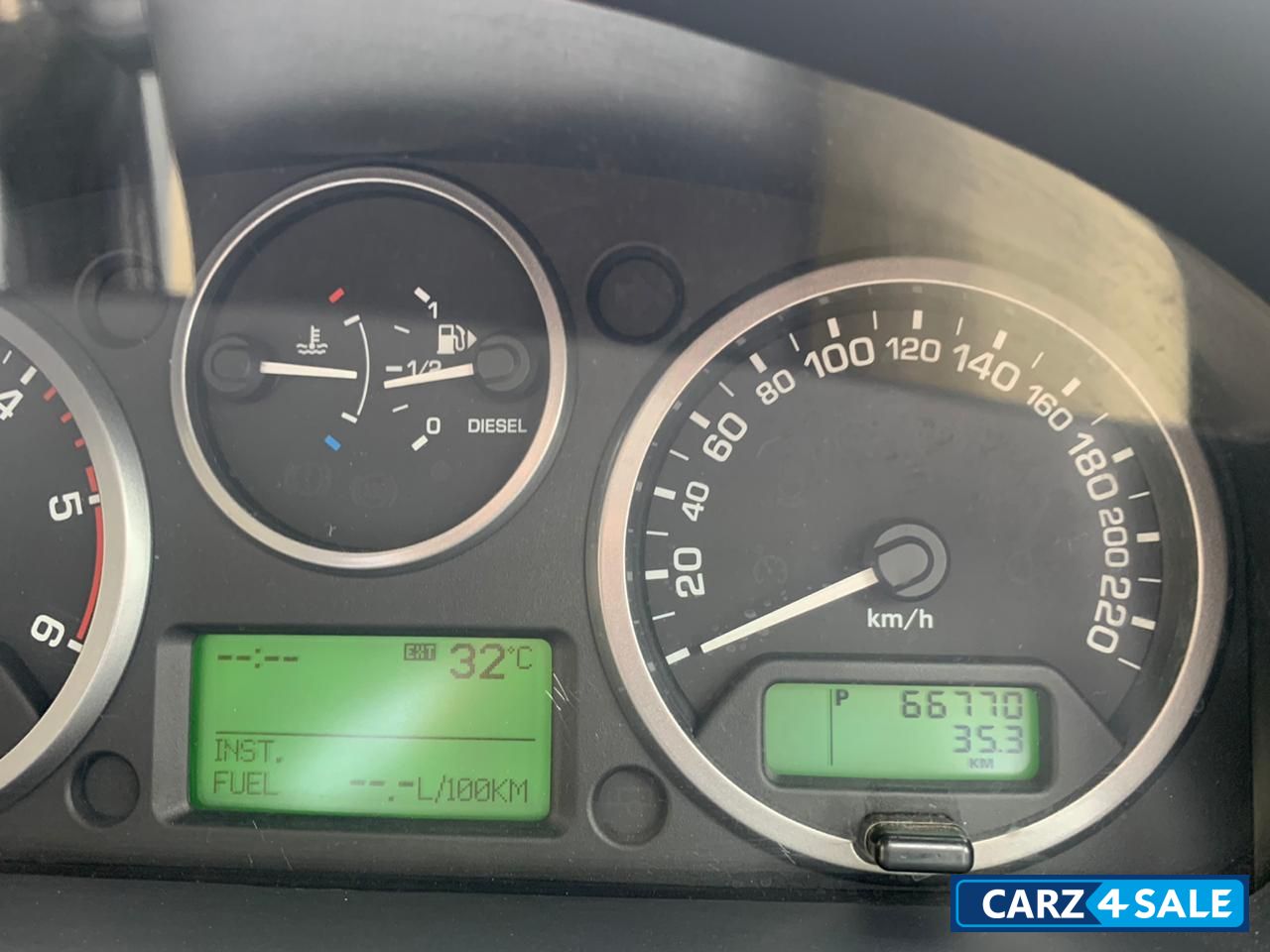 Black Land Rover Freelander 2 SE TD4