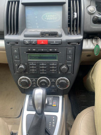 Black Land Rover Freelander 2 SE TD4