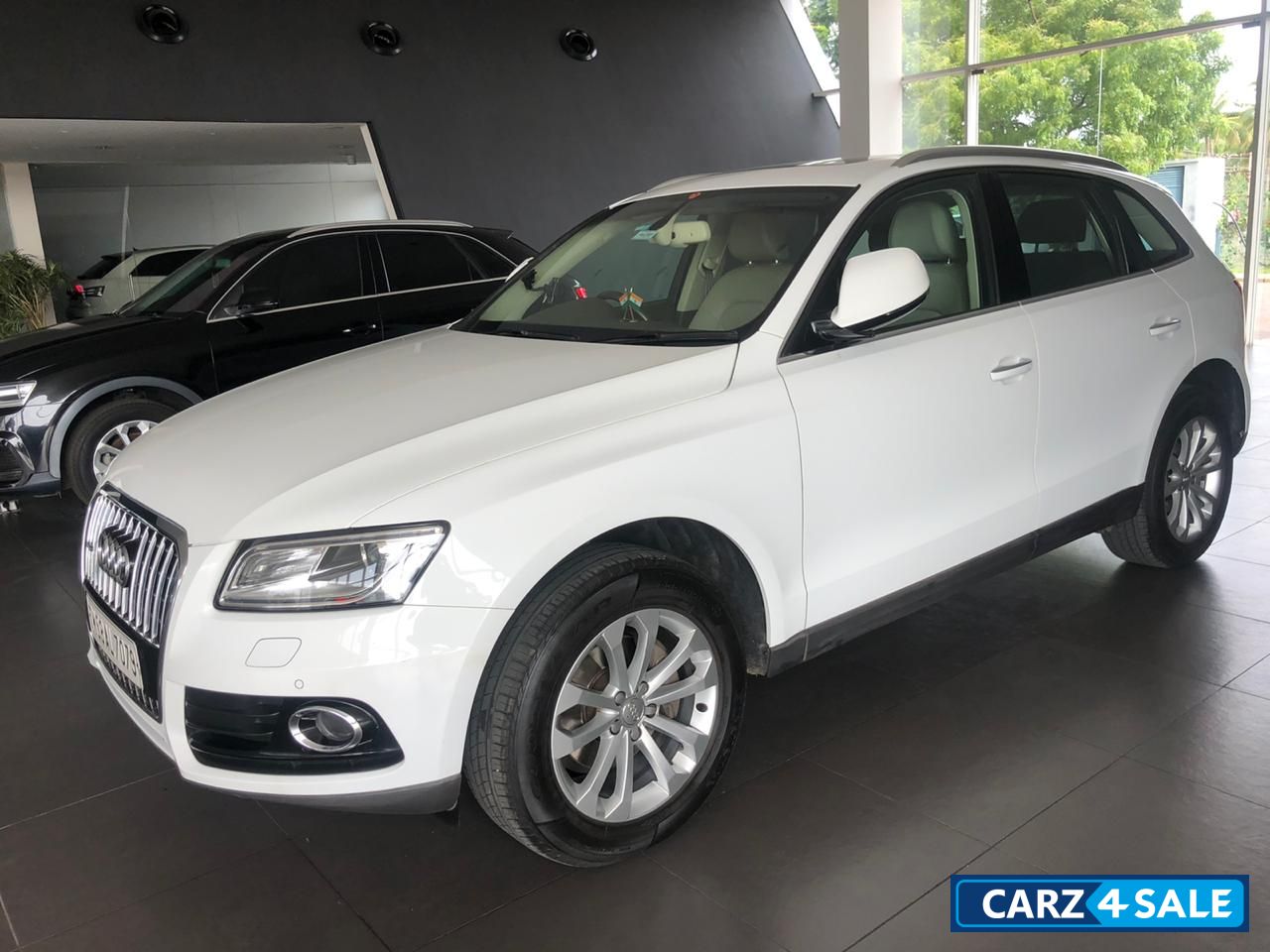 Ibis White Audi Q5 3.0 TDI quattro Premium Plus