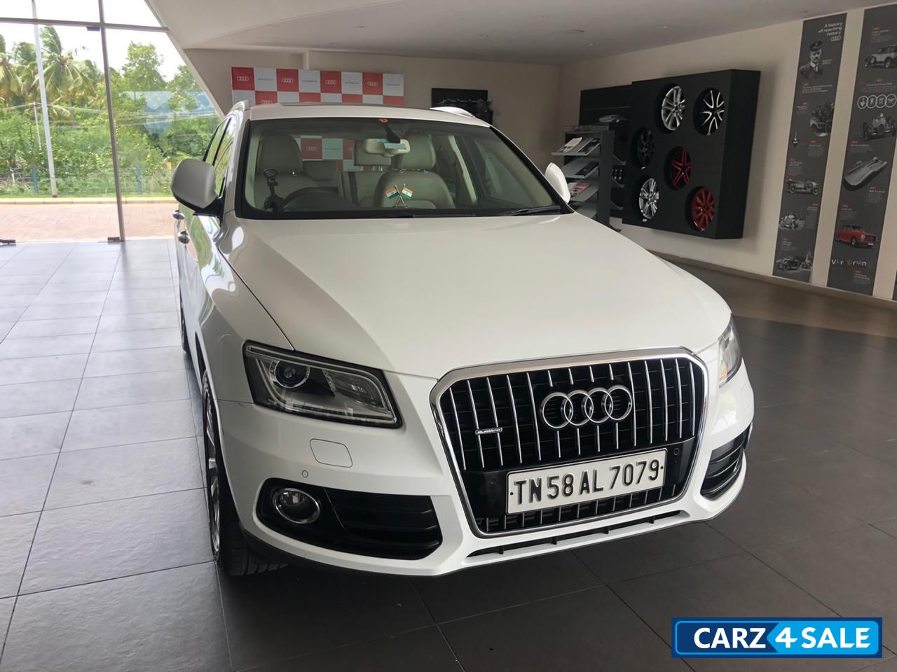 Ibis White Audi Q5 3.0 TDI quattro Premium Plus
