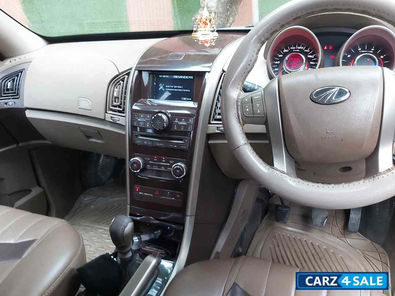 Black Mahindra XUV 500 W6 2WD