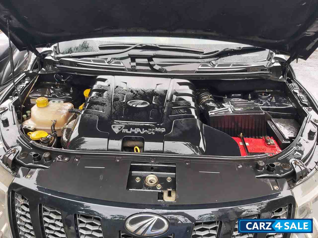 Black Mahindra XUV 500 W6 2WD