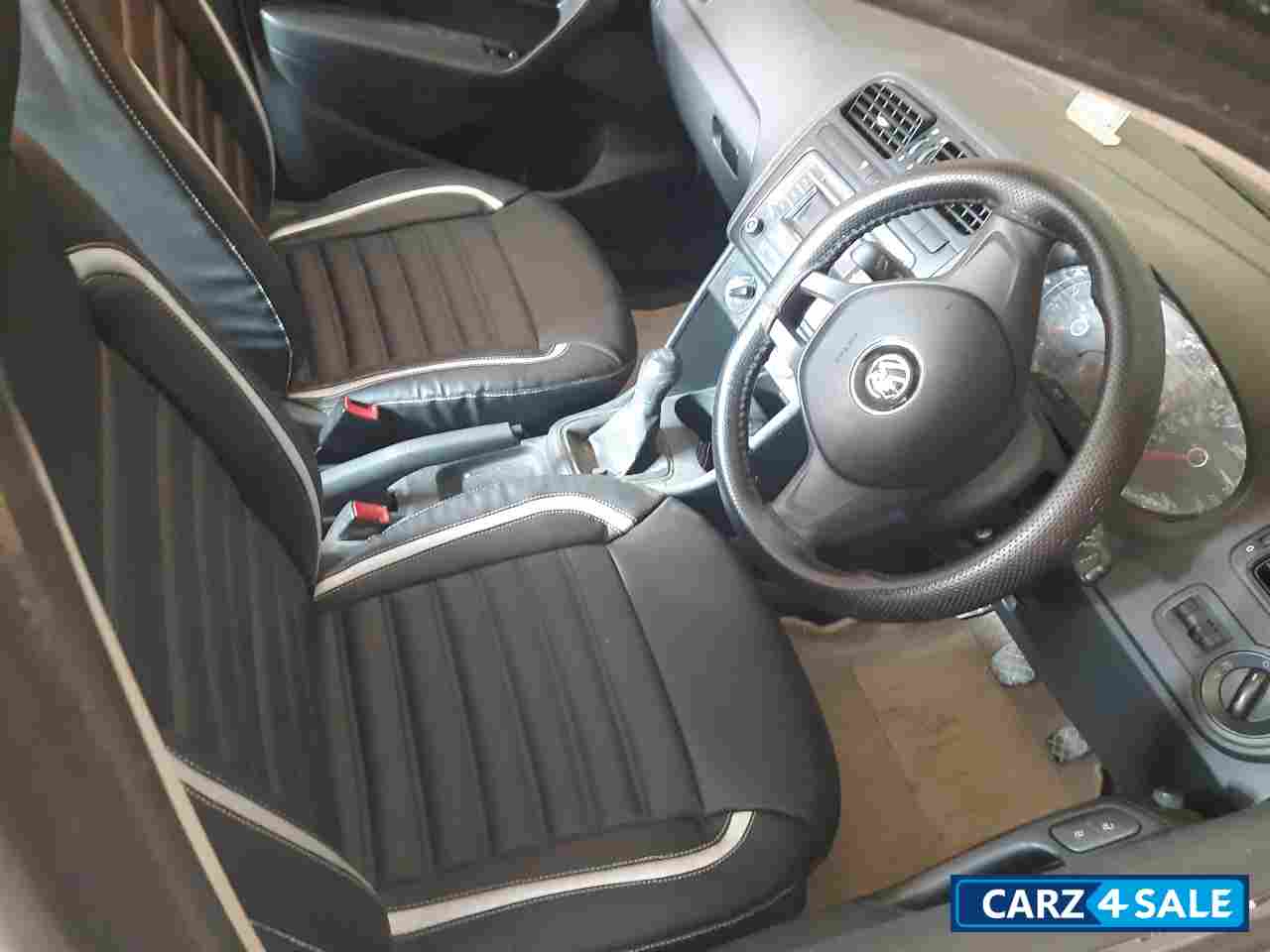 Toffee Brown Volkswagen Polo Comfortline 1.2L P