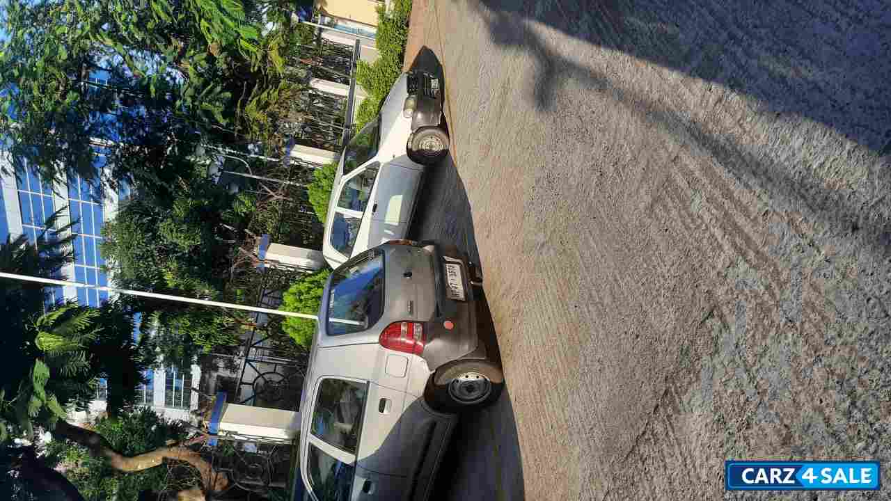 Silky Silver Maruti Suzuki Alto LX