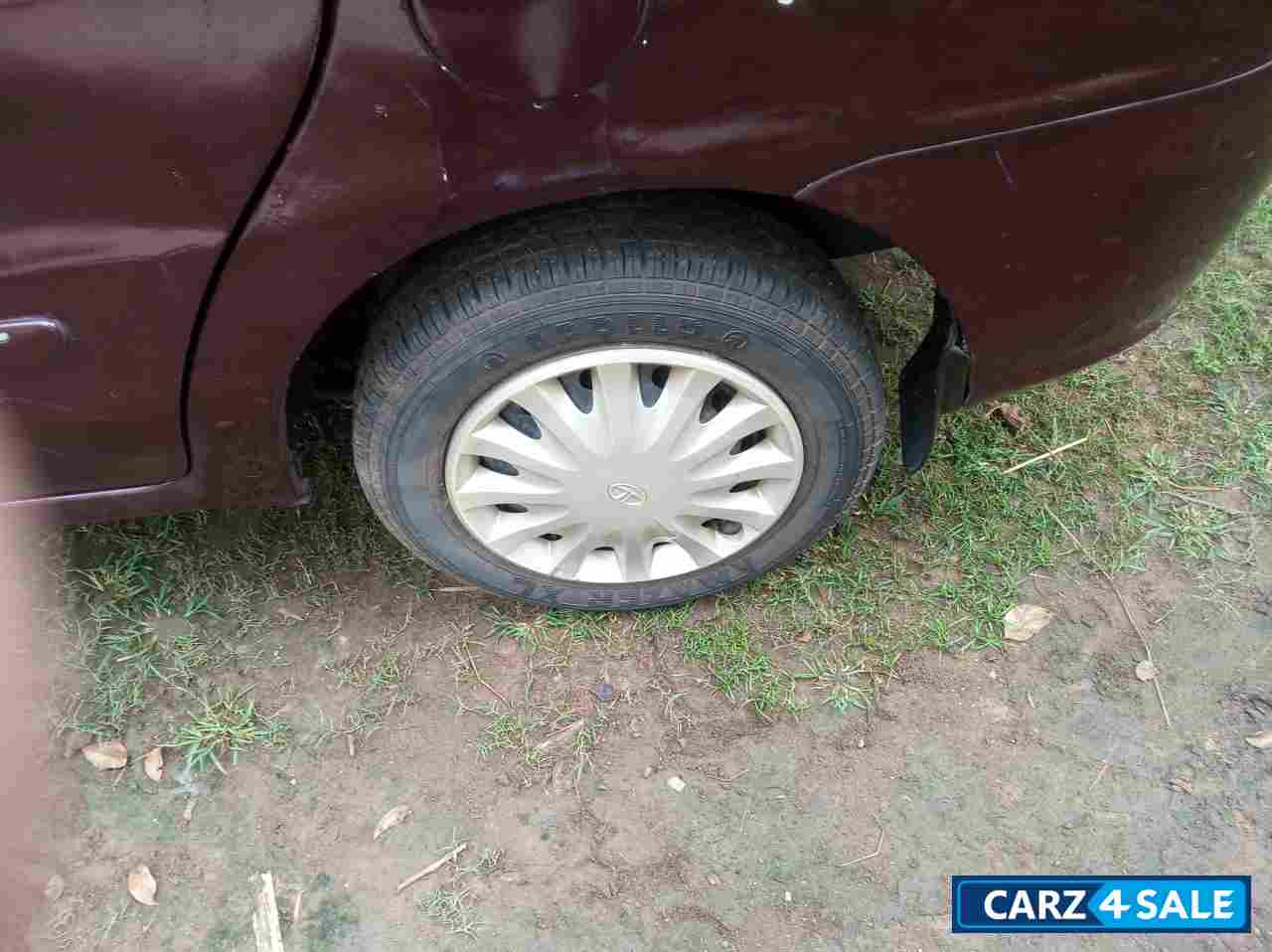 Royal Burgundy Tata Indigo eCS LX TDI BS-III