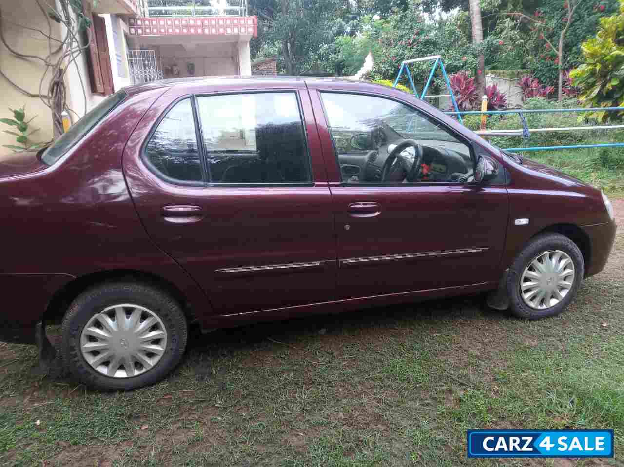 Royal Burgundy Tata Indigo eCS LX TDI BS-III