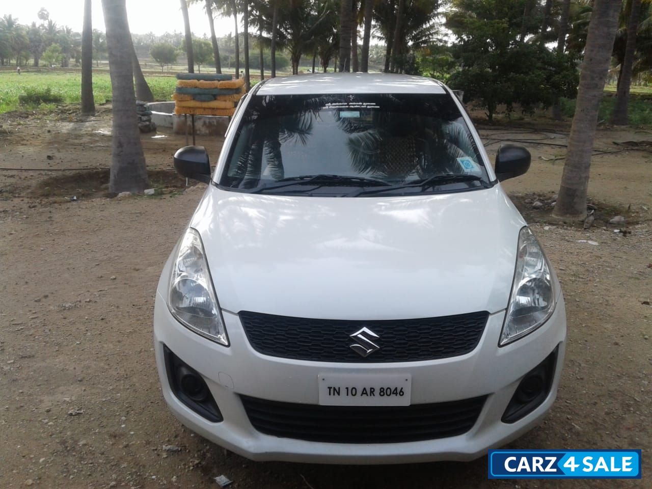 White Maruti Suzuki Swift LXI
