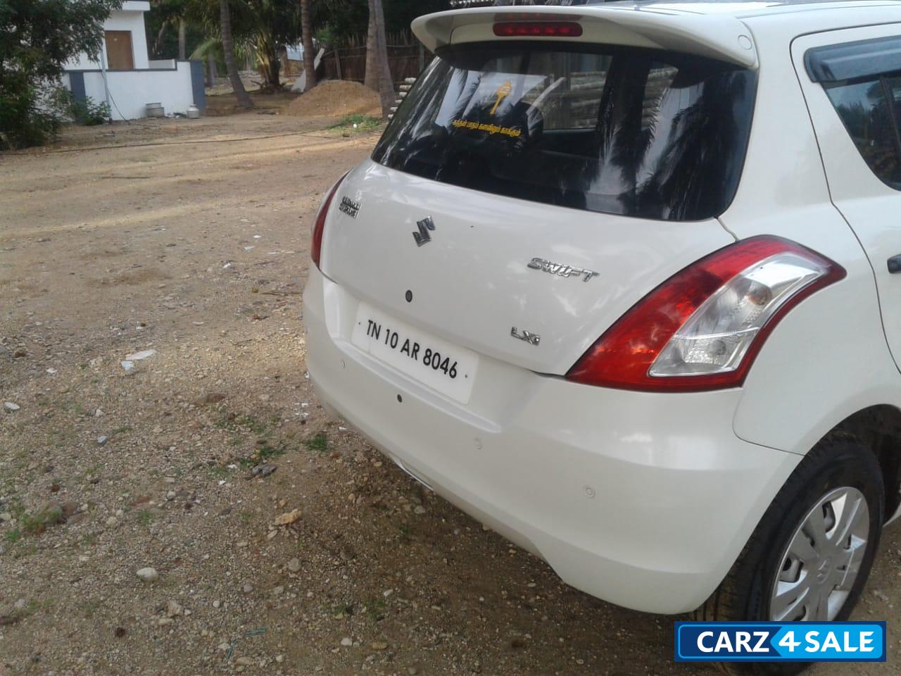 White Maruti Suzuki Swift LXI
