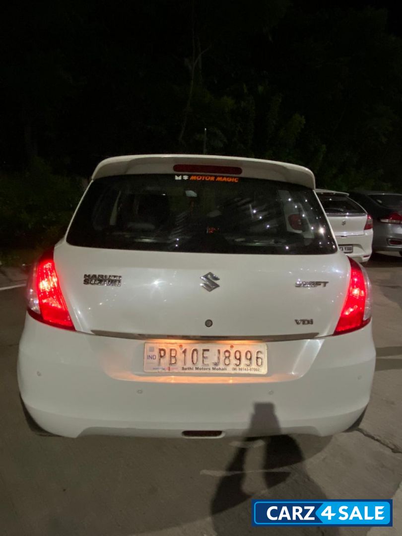 White Maruti Suzuki Swift VDi BS-IV