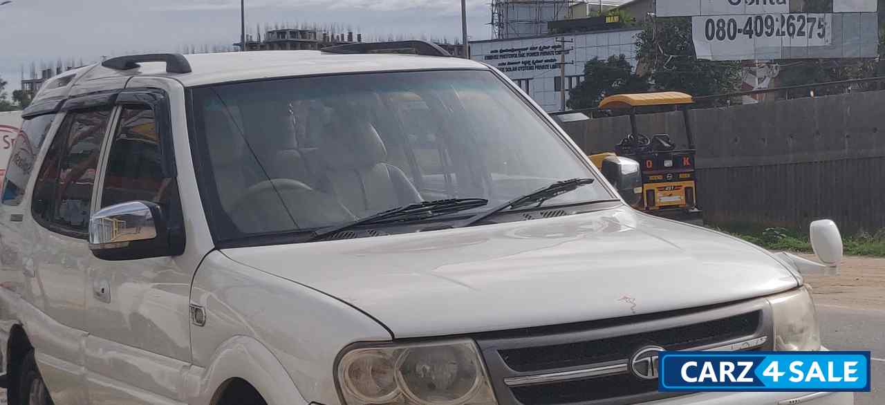 White Tata Safari Dicor 2.2 LX BS4