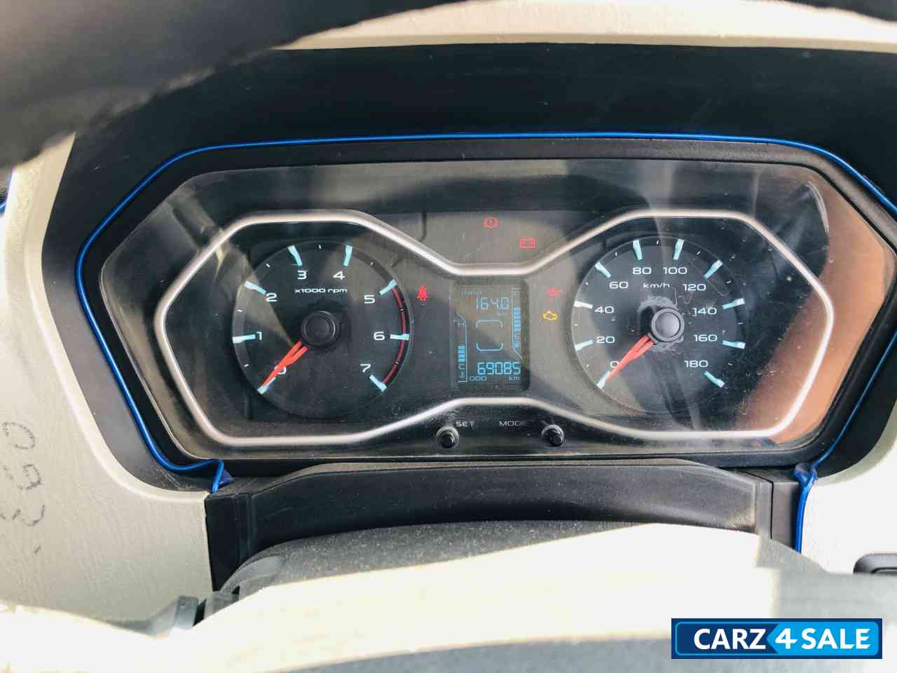 White Mahindra Scorpio S10 4WD