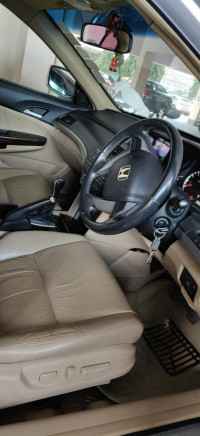 Honda Accord 2.3 VTi-L MT