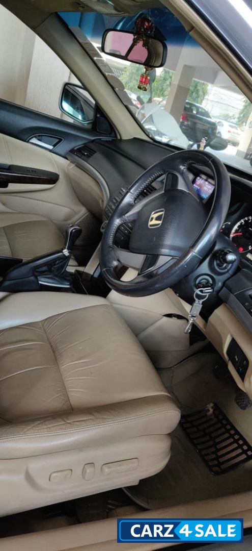 Honda Accord 2.3 VTi-L MT