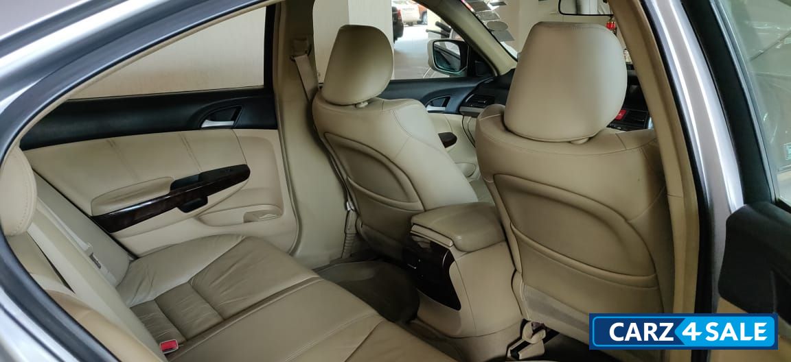 Honda Accord 2.3 VTi-L MT