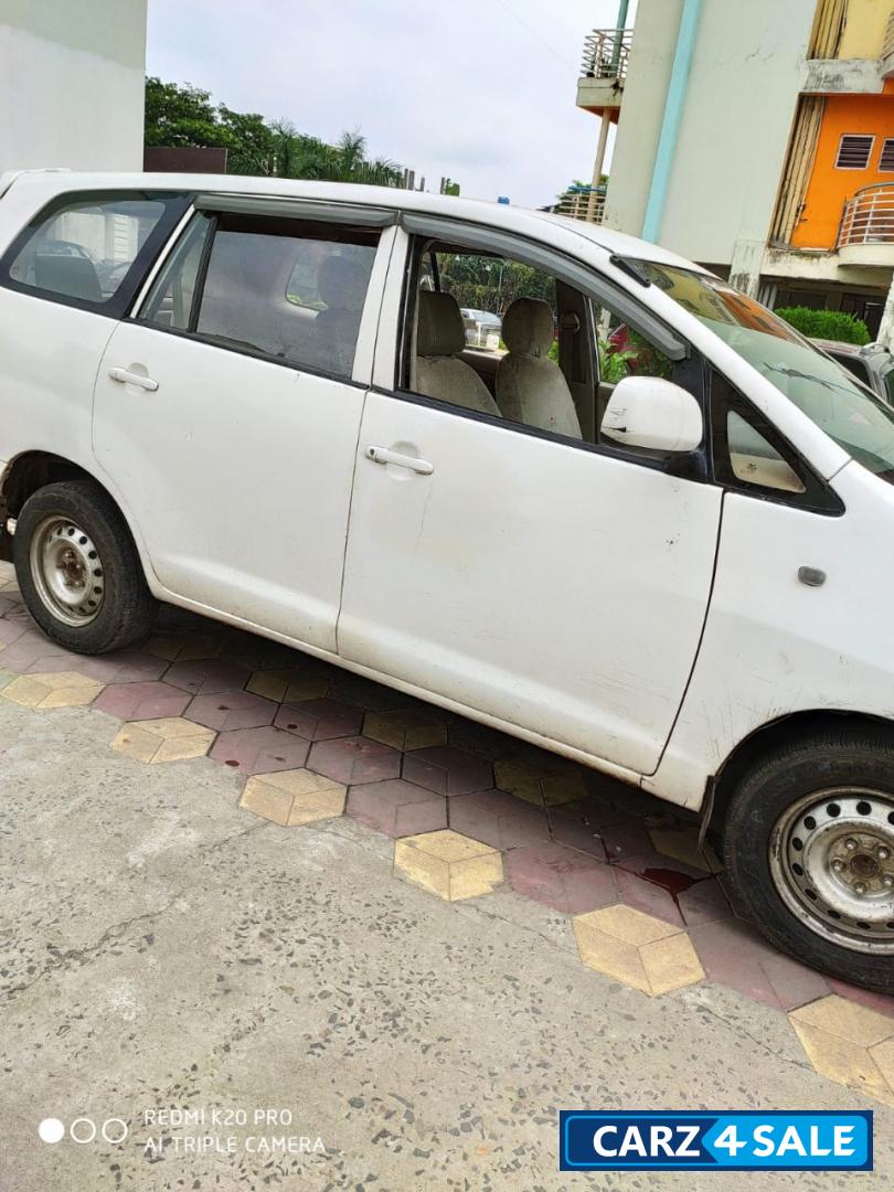 Toyota Innova 2.5 E