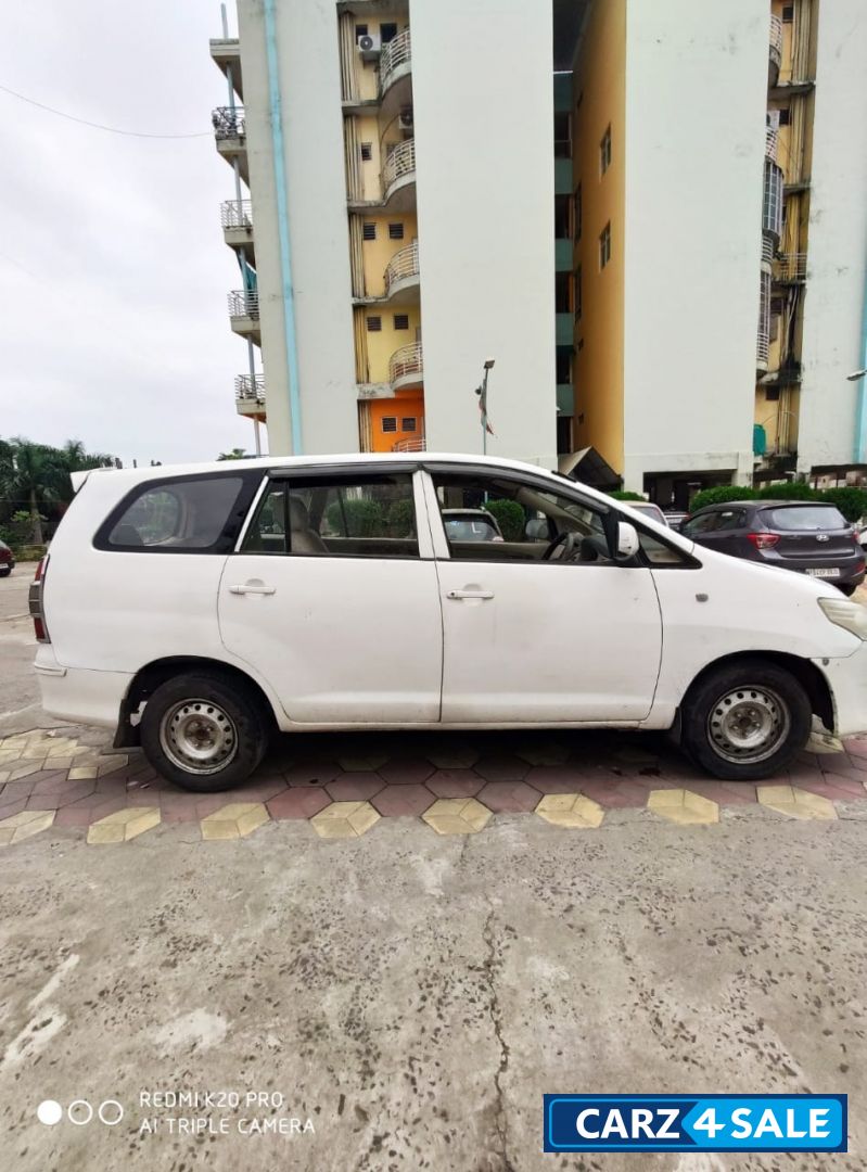Toyota Innova 2.5 E