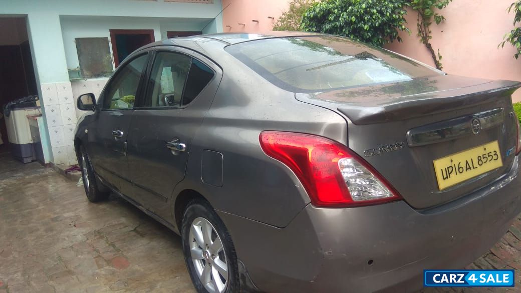 Gray Nissan Sunny XV Diesel