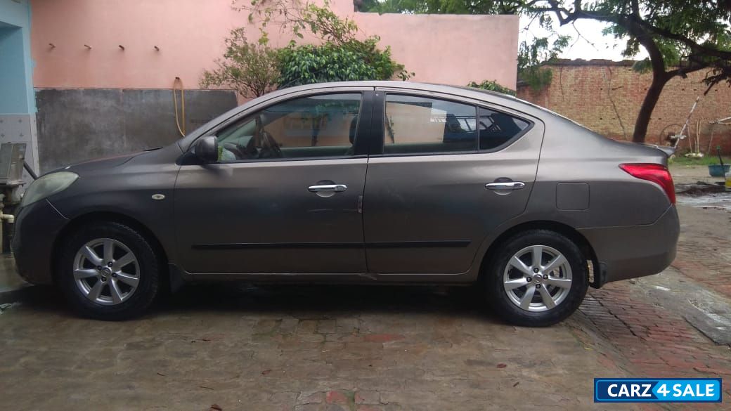 Gray Nissan Sunny XV Diesel