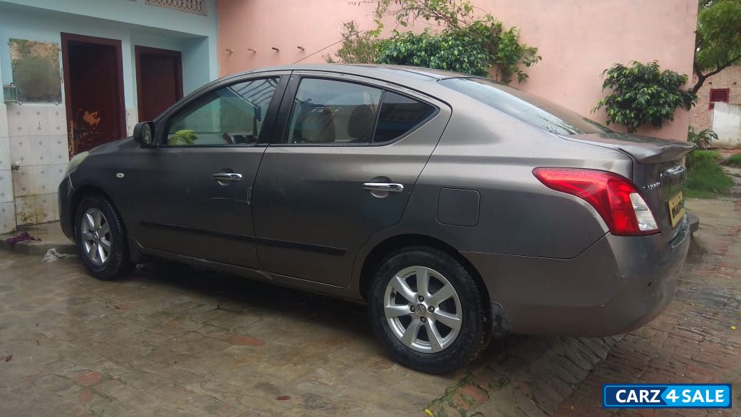 Gray Nissan Sunny XV Diesel