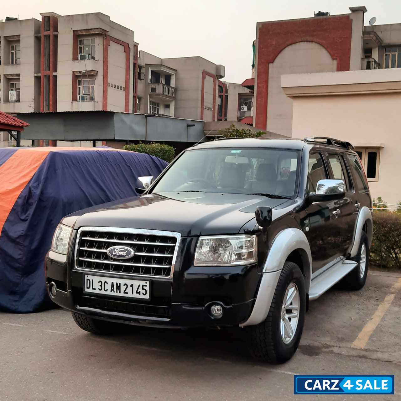 Panther Black Ford Endeavour 2.5L 4X2 MT