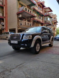 Panther Black Ford Endeavour 2.5L 4X2 MT