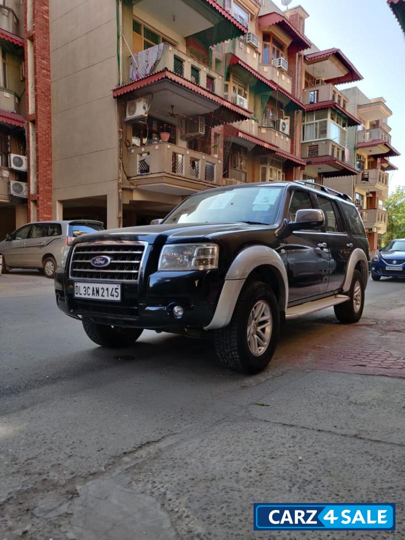 Panther Black Ford Endeavour 2.5L 4X2 MT Panther Black Ford Endeavour 2.5L 4X2 MT