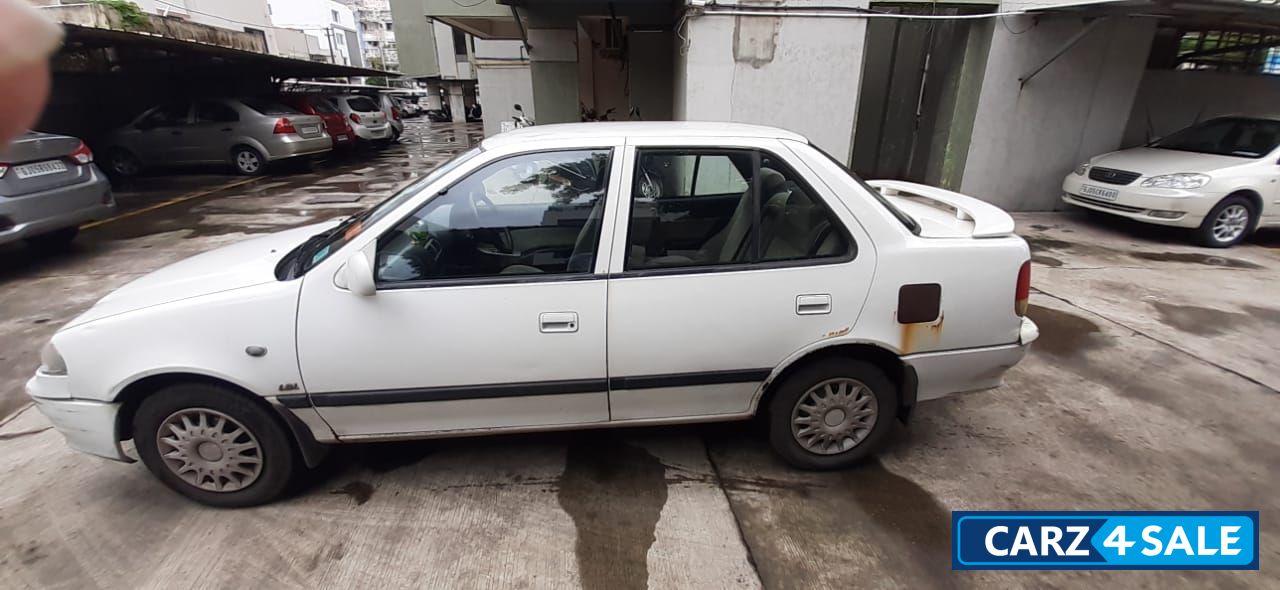 Maruti Suzuki Esteem VX