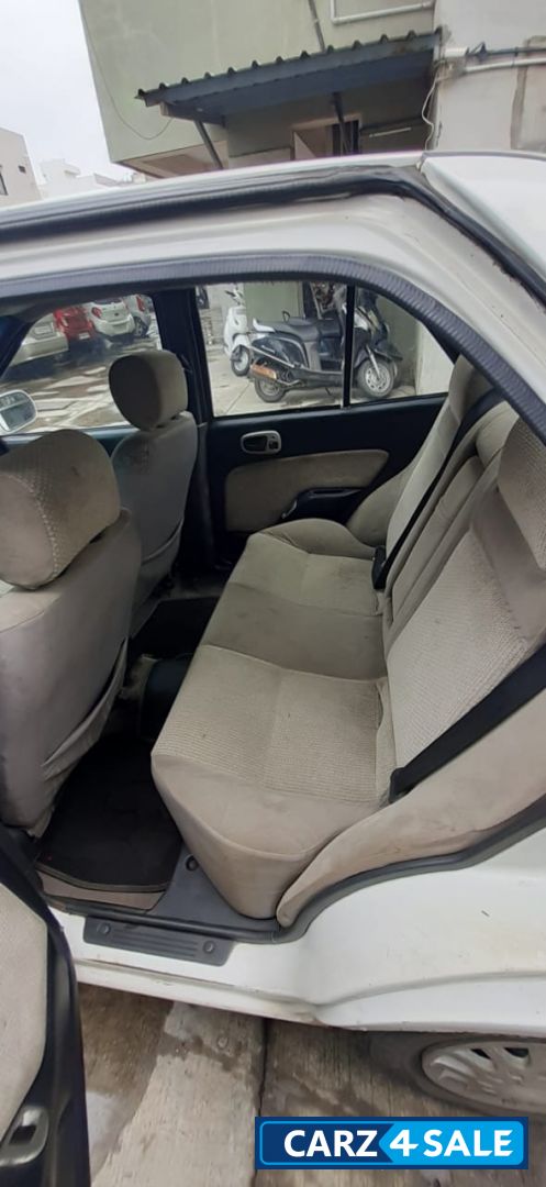 Maruti Suzuki Esteem VX