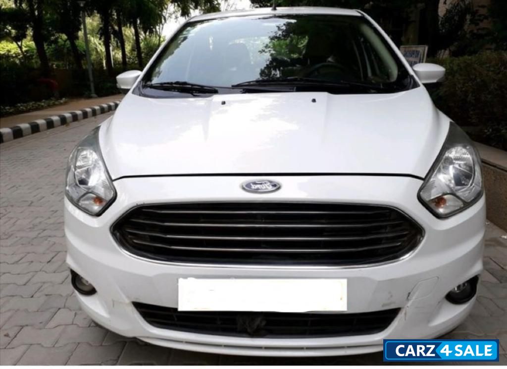 White Ford Aspire Titanium 1.2 Ti-VCT