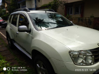 Pearl White Renault Duster 110 PS Diesel RxZ