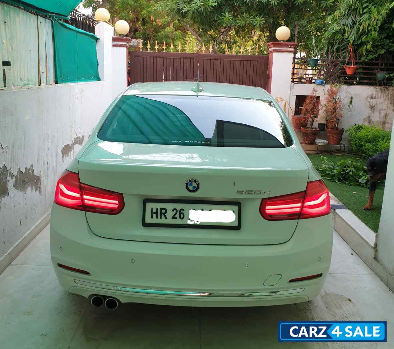 White BMW 3-Series 320d Luxury Line