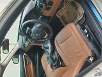 White BMW 3-Series 320d Luxury Line