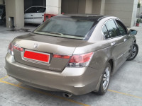 Tan Honda Accord 2.4 iVtec AT