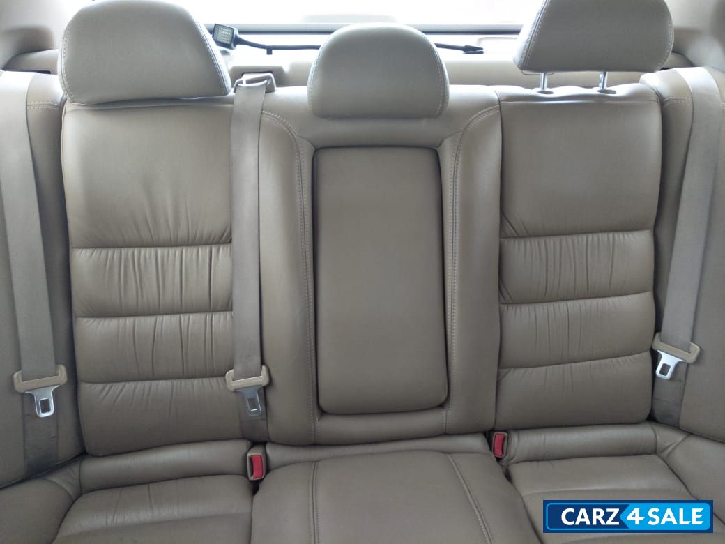 Tan Honda Accord 2.4 iVtec AT