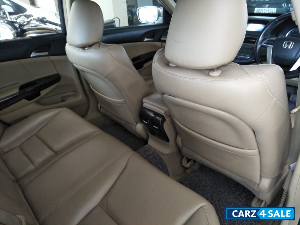 Tan Honda Accord 2.4 iVtec AT