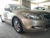 Tan Honda Accord 2.4 iVtec AT