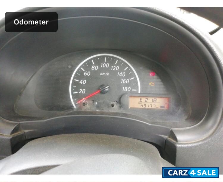 White Nissan Micra XL Petrol White Nissan Micra XL Petrol