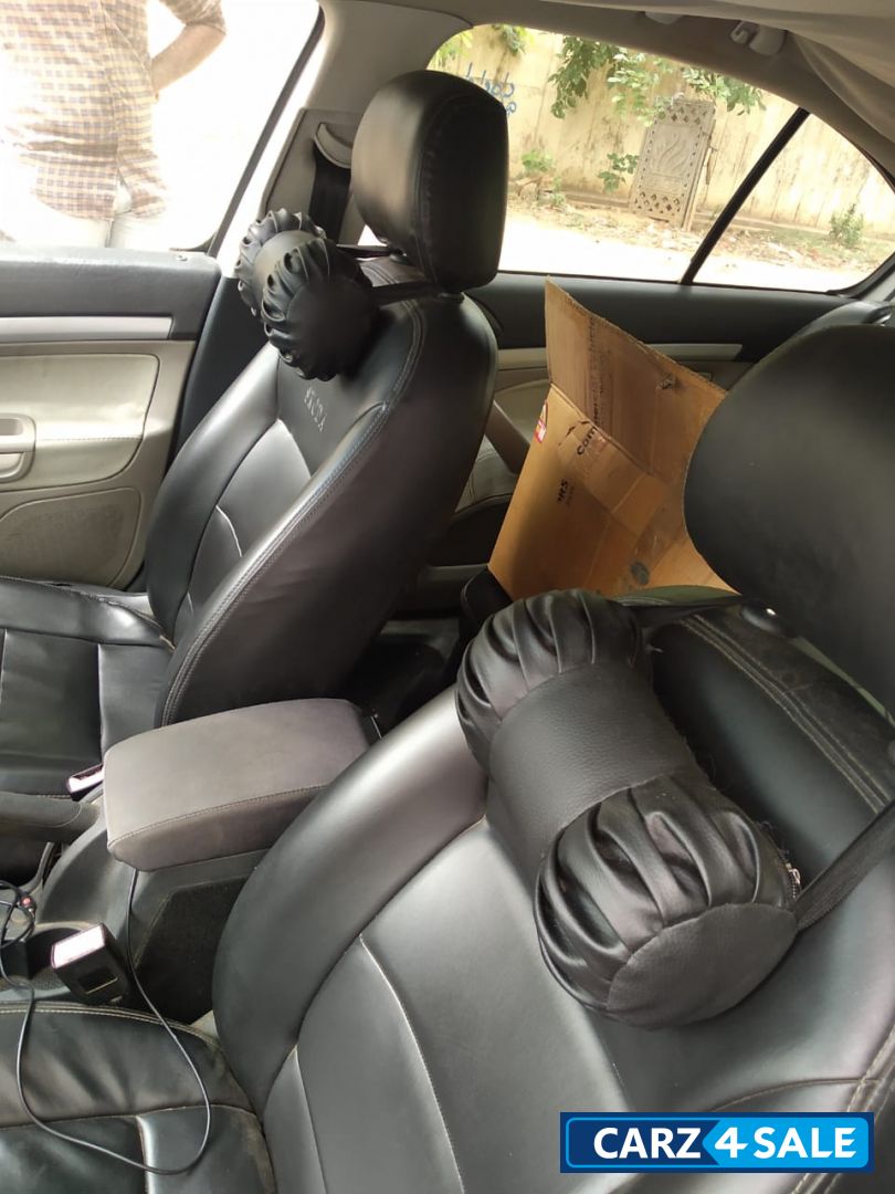 White Skoda Laura Ambiente 1.8 TSI