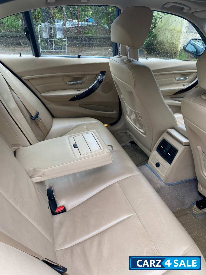 Black BMW 3-Series 320d GT Luxury Line