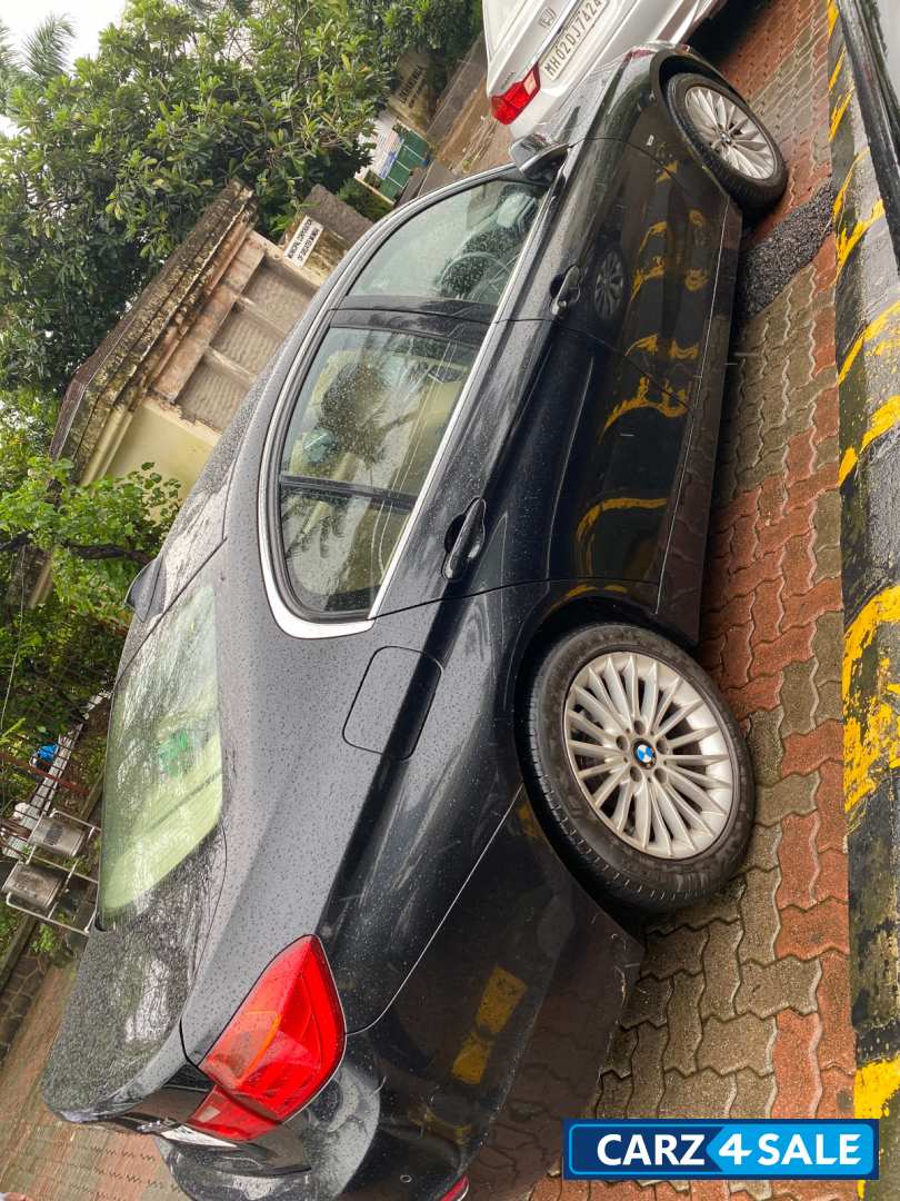 Black BMW 3-Series 320d GT Luxury Line