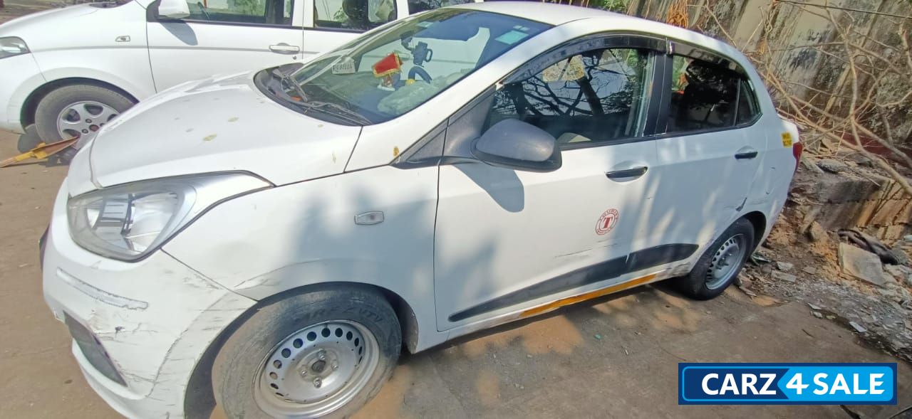 White Hyundai Xcent Diesel