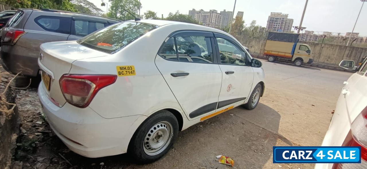 White Hyundai Xcent Diesel