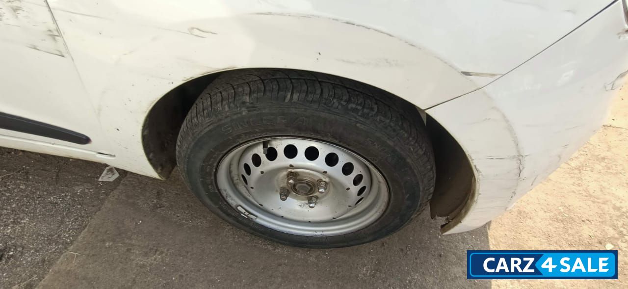 White Hyundai Xcent Diesel